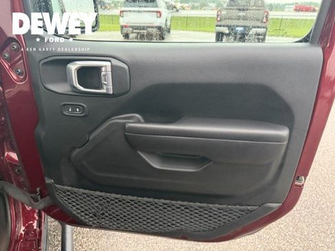 Used 2021 Jeep Wrangler Unlimited Sport AWD/4WD image 32