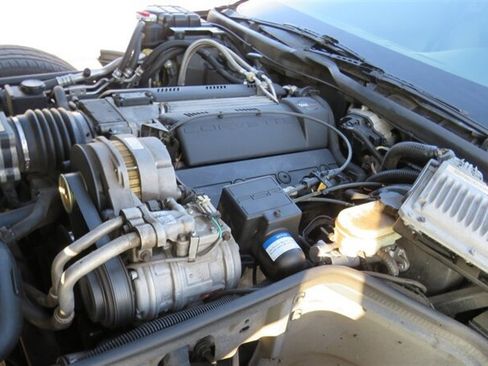Used 1994 Chevrolet Corvette Coupe RWD image 8
