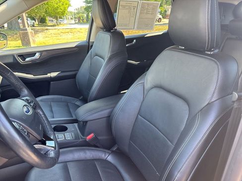 Used 2020 Ford Escape Titanium w/ Titanium Premium Package 2.0 FWD image 15