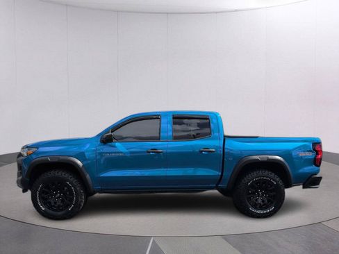 Used 2024 Chevrolet Colorado Trail Boss w/ Advanced Trailering Package AWD/4WD image 2