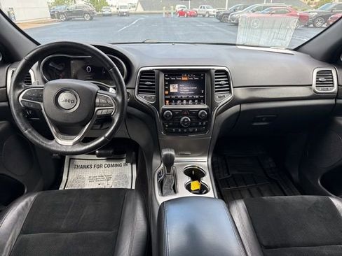 Used 2017 Jeep Grand Cherokee Altitude image 17