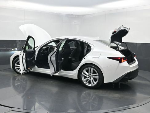Used 2023 Lexus IS 300 w/ Comfort Package RWD image 35