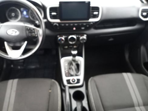 Used 2022 Hyundai Venue SEL w/ Cargo Package image 11