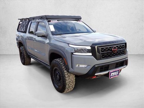 Used 2022 Nissan Frontier PRO-4X image 6