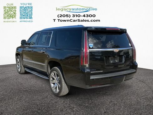 Used 2020 Cadillac Escalade ESV Premium Luxury image 7