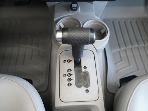 Used 2004 Volkswagen Beetle GLS FWD image 30