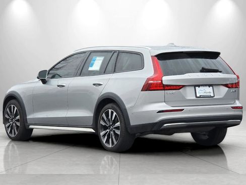 Used 2024 Volvo V60 B5 Cross Country Ultimate image 6