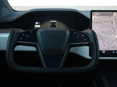 Used 2023 Tesla Model X AWD/4WD image 34