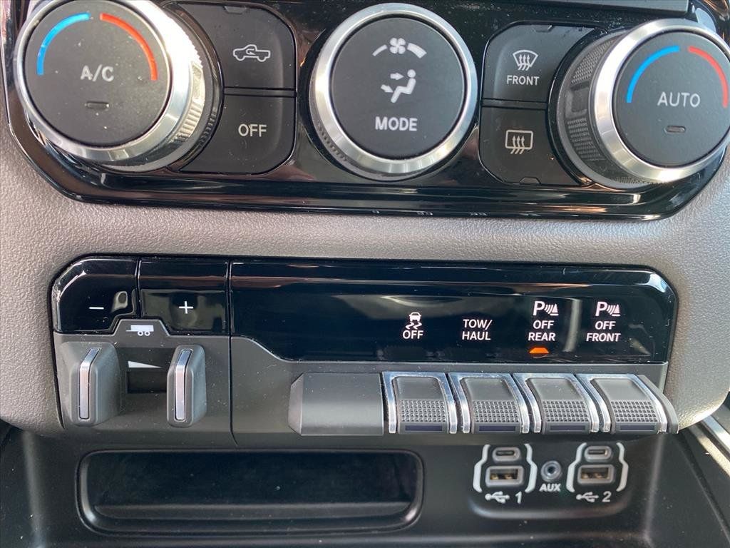 Used 2022 RAM 1500 Big Horn AWD/4WD image 14