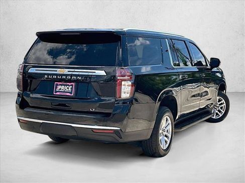 Used 2023 Chevrolet Suburban LT RWD image 2