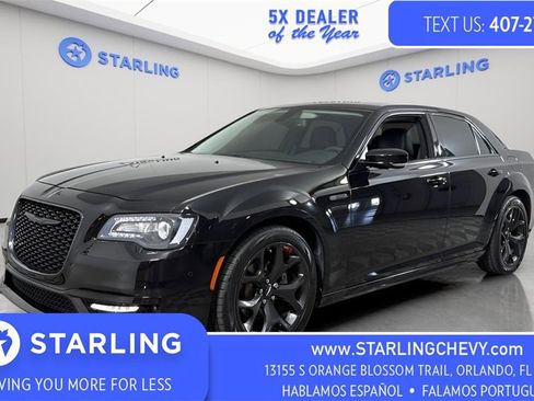Used 2022 Chrysler 300 Touring L image 1