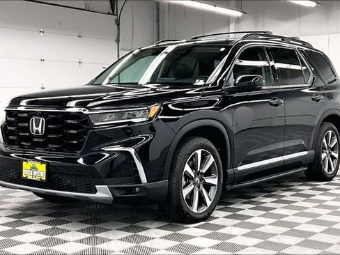 Used 2025 Honda Pilot Elite image 13