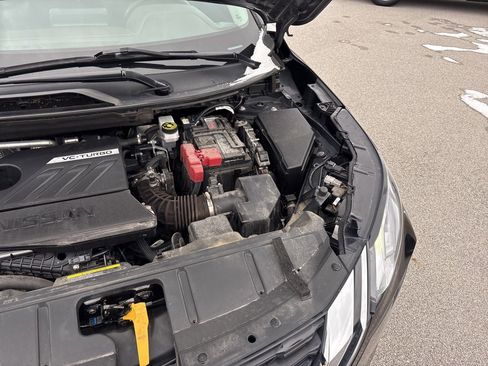 Used 2023 Nissan Rogue S image 15