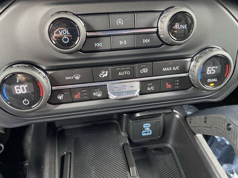 New 2025 Ford Bronco Outer Banks w/ Sasquatch Package AWD/4WD image 25