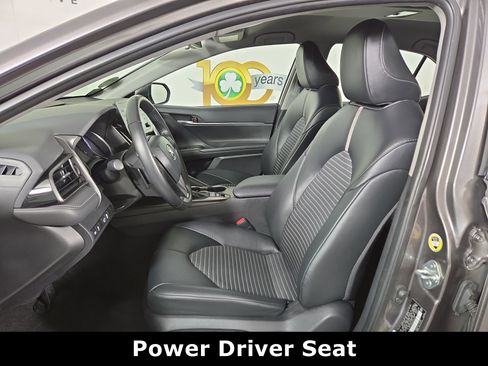 Used 2024 Toyota Camry SE image 11