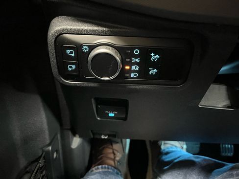 Used 2024 Ford Bronco Wildtrak image 11