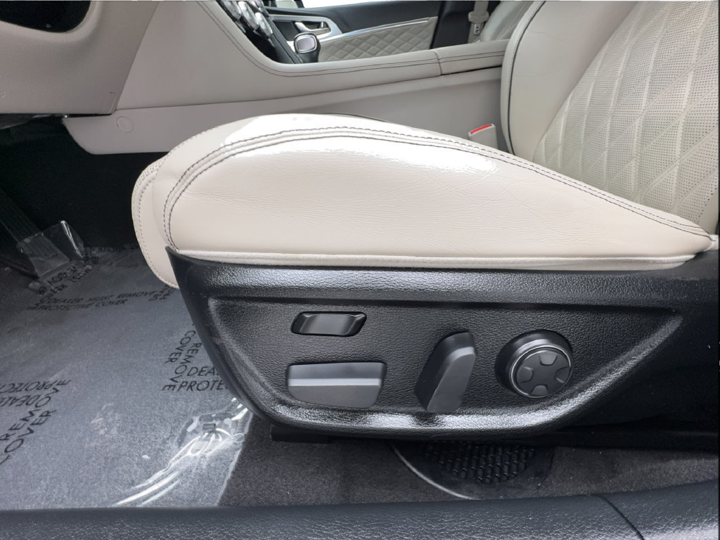 Used 2019 Genesis G70 2.0T Advanced w/ Dynamic Package RWD image 23