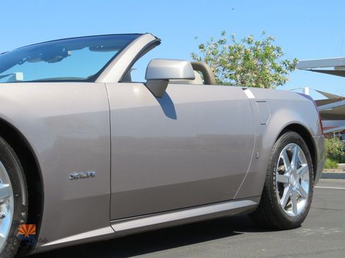 Used 2004 Cadillac XLR RWD image 20