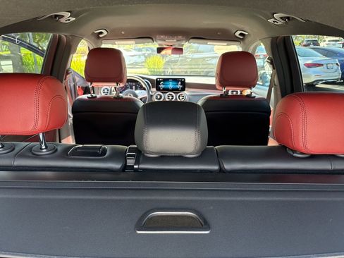 Used 2022 Mercedes-Benz GLC 300 image 9