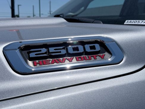 Used 2024 RAM 2500 Laramie AWD/4WD image 10
