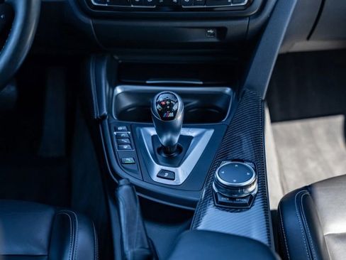 Used 2017 BMW M4 Competition Coupe 2D image 20