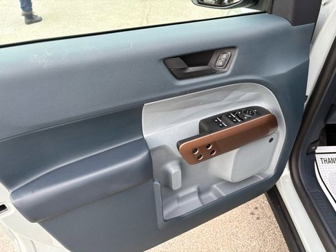 Used 2023 Ford Maverick Lariat w/ Lariat Luxury Package image 16