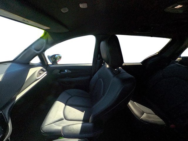 Used 2025 Chrysler Pacifica Select FWD image 36