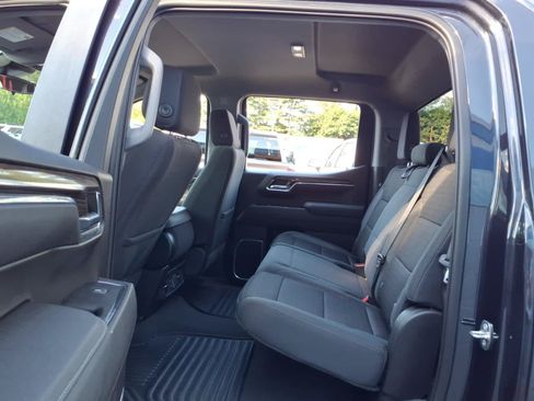 Used 2023 Chevrolet Silverado 1500 LT AWD/4WD image 17