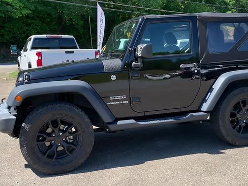 Used 2016 Jeep Wrangler Sport w/ Quick Order Package 24S AWD/4WD image 9