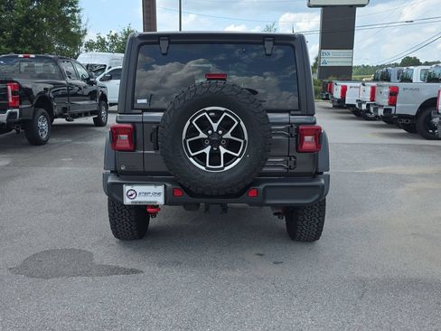 Used 2024 Jeep Wrangler Unlimited Rubicon w/ Technology Group AWD/4WD image 6