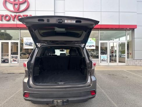 Used 2016 Toyota Highlander XLE AWD/4WD image 9