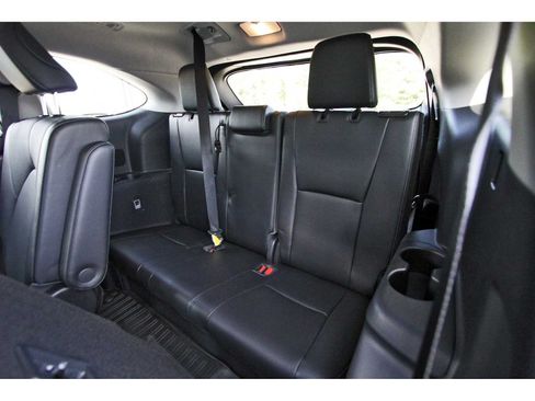 Used 2023 Toyota Highlander Limited FWD image 14