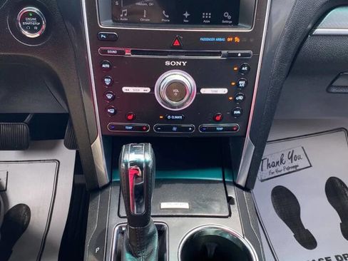 Used 2017 Ford Explorer Sport image 18
