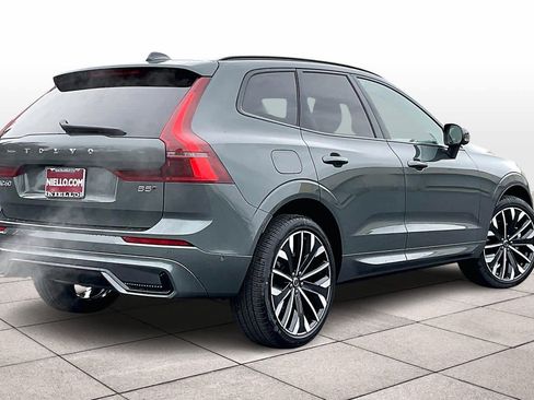 New 2026 Volvo XC60 B5 Ultra w/ Climate Package image 4