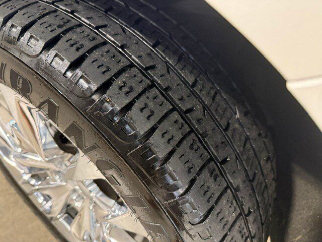 Used 2021 GMC Yukon XL Denali AWD/4WD image 5