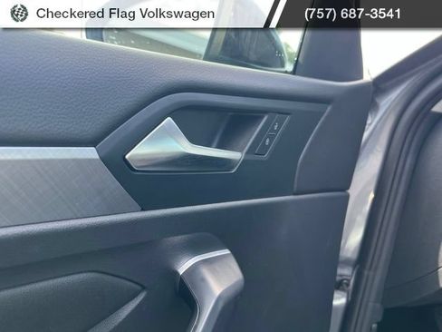 Used 2024 Volkswagen Jetta SE FWD image 13