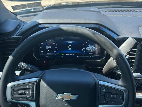 Used 2024 Chevrolet Silverado 1500 LT image 43