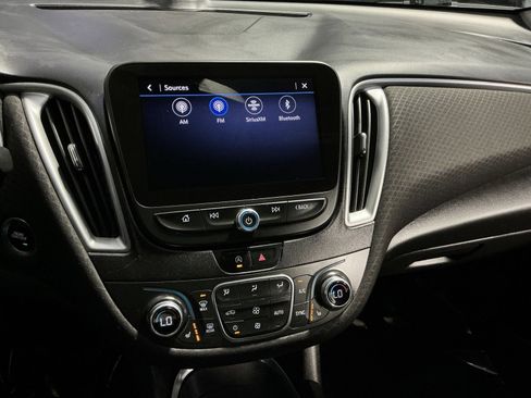 Used 2022 Chevrolet Malibu LT FWD image 19