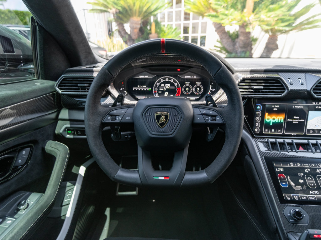 Used 2024 Lamborghini Urus Performante AWD/4WD image 31