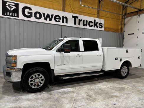 Used 2016 Chevrolet Silverado 3500 LT AWD/4WD image 4