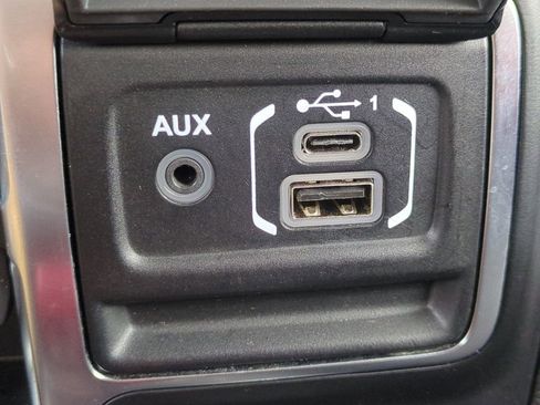 Used 2023 Jeep Wrangler Unlimited Sahara AWD/4WD image 25