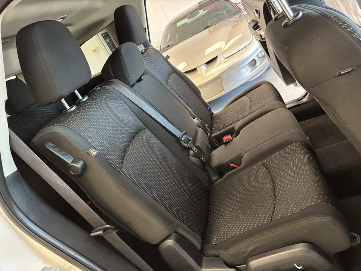 Used 2016 Dodge Journey SE w/ Flexible Seating Group FWD image 21