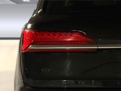 Used 2025 Audi Q7 3.0T Premium Plus w/ Premium Plus Package AWD/4WD image 12
