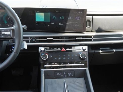 Used 2025 Hyundai Santa Fe SEL image 14