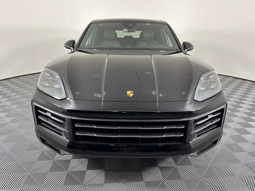 Certified 2024 Porsche Cayenne AWD/4WD image 8