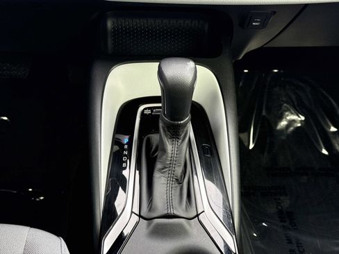 Used 2025 Toyota Corolla SE image 6