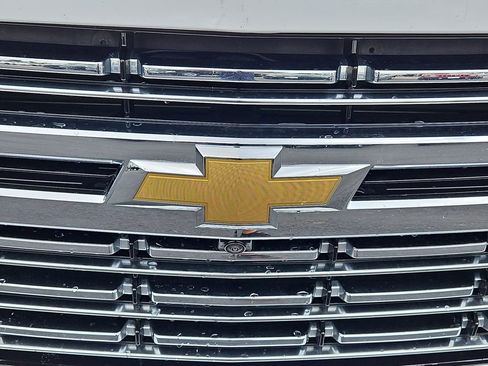 Used 2024 Chevrolet Tahoe Premier RWD image 11