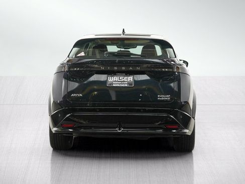 Used 2024 Nissan Ariya AWD image 5