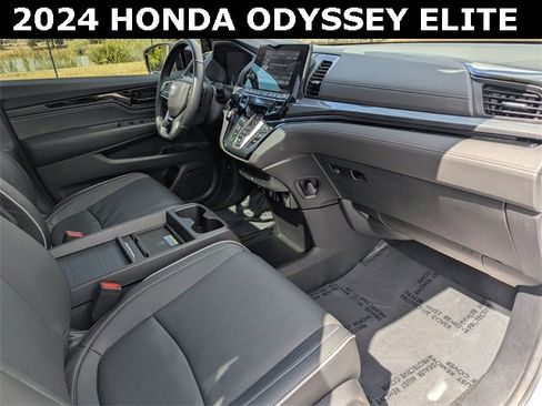 Used 2024 Honda Odyssey Elite image 9