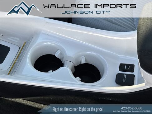 Used 2016 Toyota Prius Three w/ Advanced Technology Package image 20